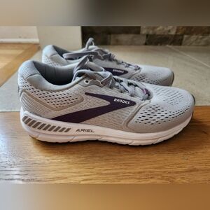 Brooks Ariel 20